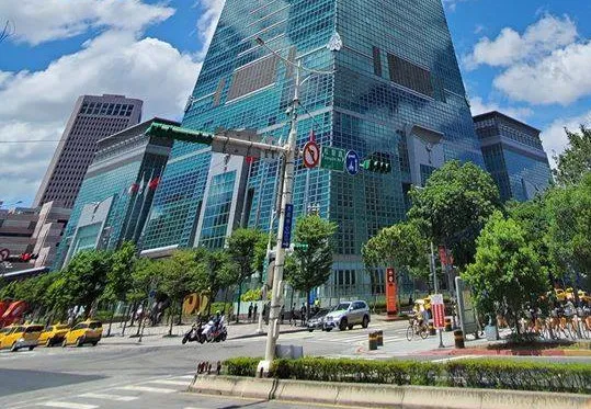台北101驚傳女子墜樓身亡。（圖／翻攝自台北101﻿臉書）