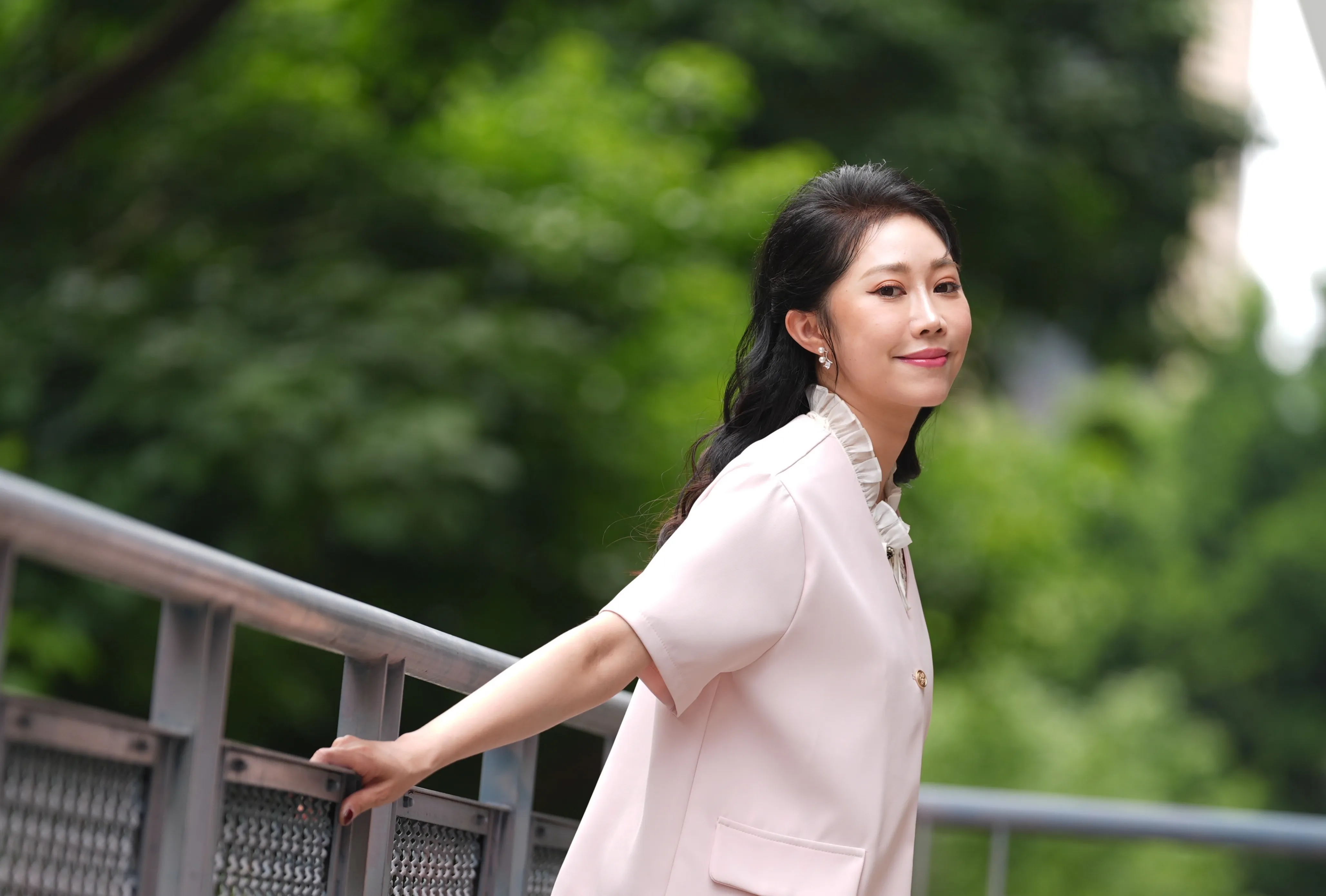 黃露瑤真的好愛爸爸。（圖／記者陳明中攝）