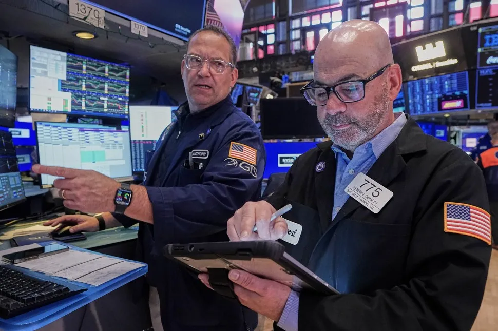 華爾街投行高盛（Goldman Sachs）週二發表報告，將標準普爾500指數（S&P 500）的2026年底目標價，由先前預測的7,600點大幅調高至8,000點。（圖／達志影像）
