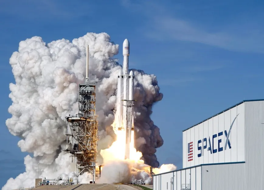 富時羅素宣布優化指數納入機制,推出「快速通關」綠色通道,讓SpaceX有望被收錄於羅素美國股票指數及富時全球股票指數系列。(圖/達志影像)