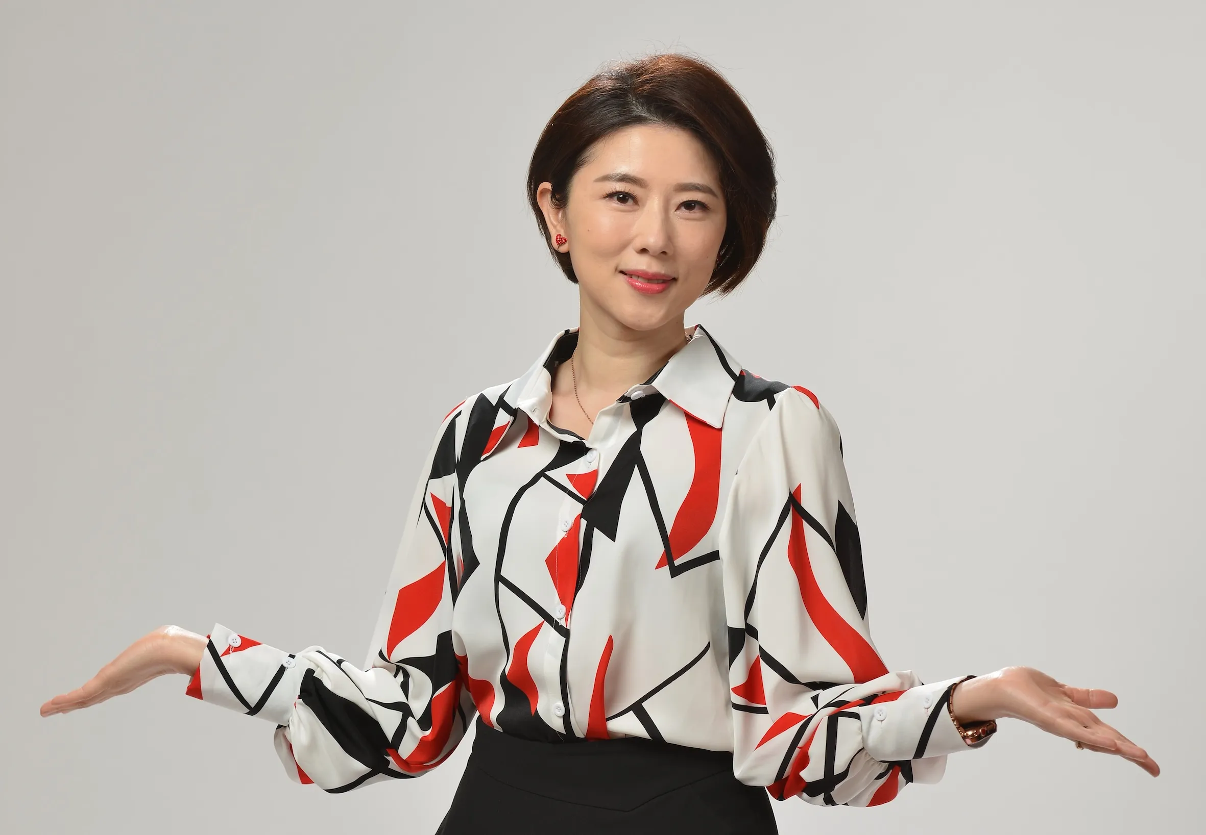 主播許貴雅進駐三立新聞全新Threads帳號，將以真人發聲方式帶領網友拆解熱門議題。（圖／三立提供）
