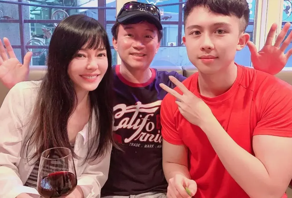 狄鶯三度找王牌律師救子。（圖／翻攝FB）