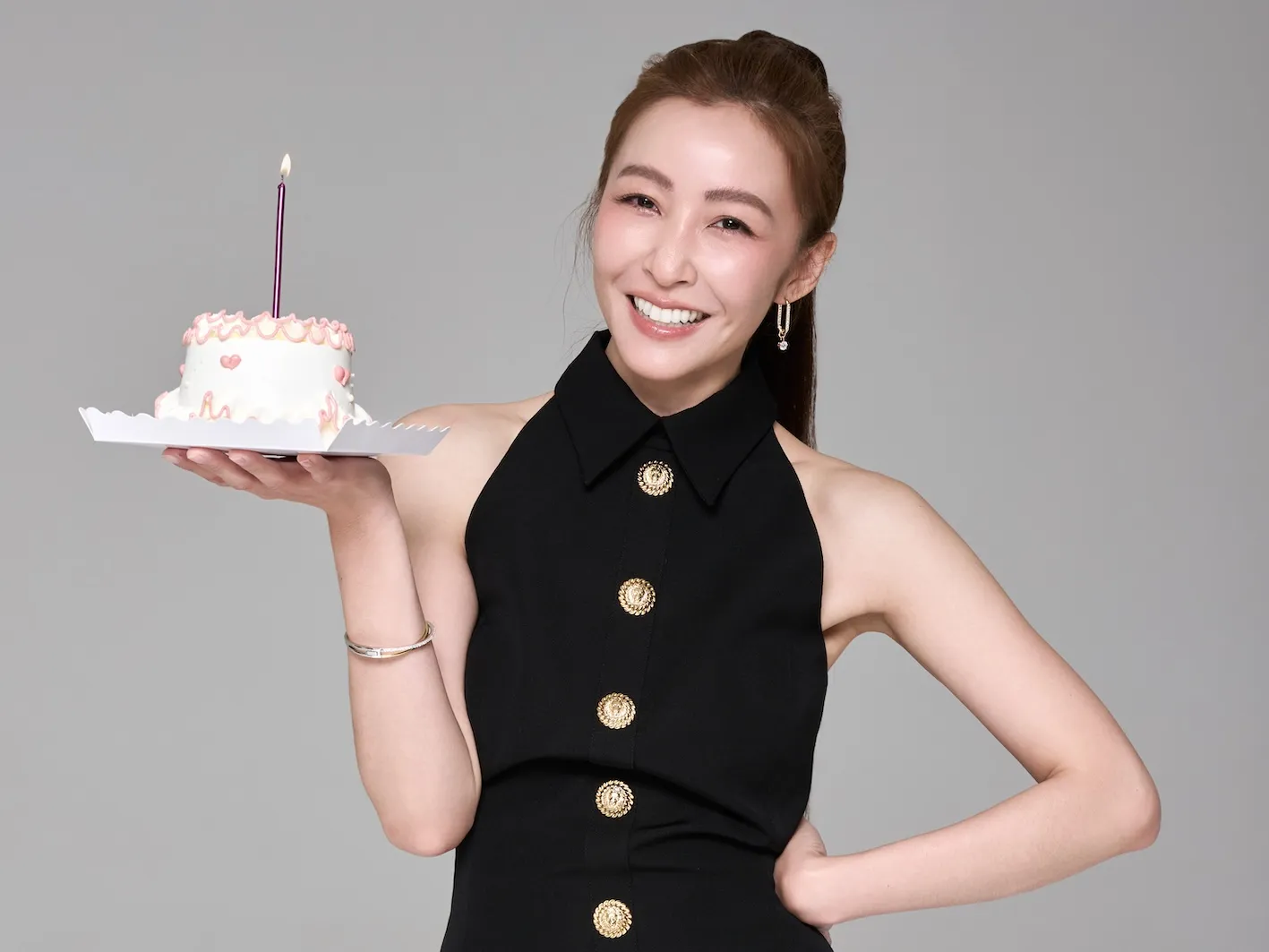演員林雨葶日前歡慶36歲生日，除了許願能接到更有挑戰性的極端角色外，也期許自己新的一年能戒掉不愛喝水的壞習慣。（圖／一束光影藝提供）