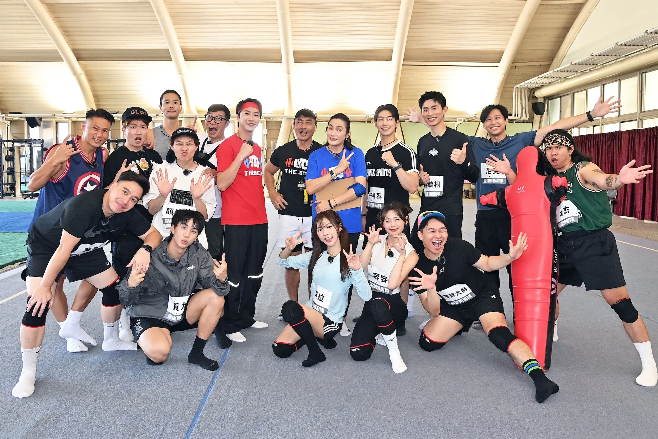 全新運動競技節目《全城地圖：最強明星隊》前進宜蘭，藍紅兩隊隊長錢薇娟與江宏傑將面臨大規模的選秀對決。（圖／《全城地圖：最強明星隊》提供）