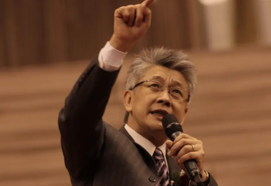 《六燈獎》寇紹恩腦出血急送ICU開刀搶命。（圖／翻攝Facebook)