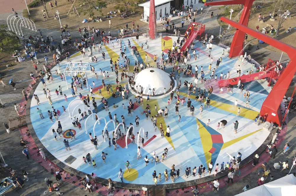 高雄星光水岸公園開放了。(圖/翻攝Facebook)