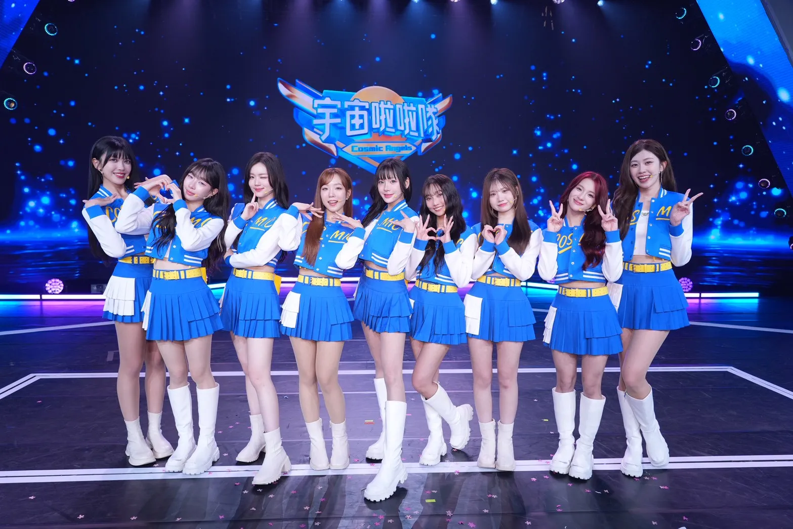 緯來原創《宇宙啦啦隊》艾莉兒(左起)、叩叩、魚肉、靚靚、海莉、Lydia、慢慢、妃妃、紀欣伶以全新女團「W!nky」之名成團出道。(圖/緯來電視網提供)