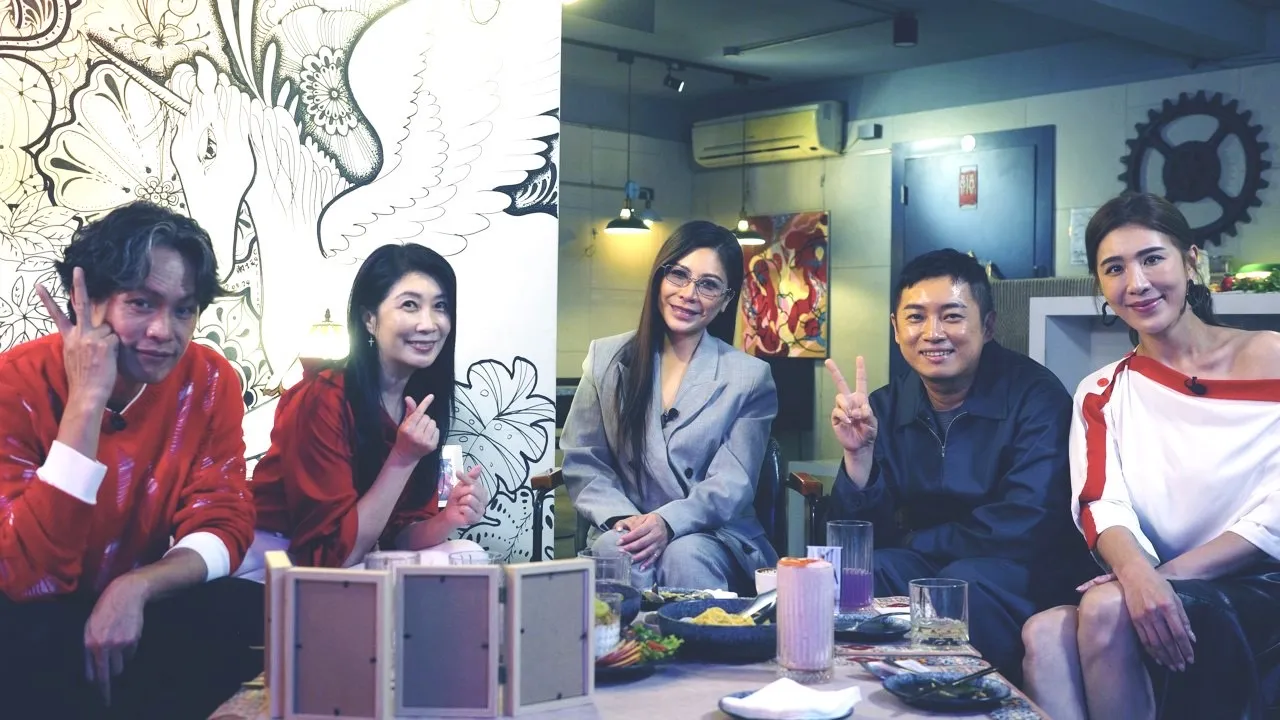 兩人與主持人小禎、黃嘉千、黃鐙輝互動熱絡。（圖／三立提供）