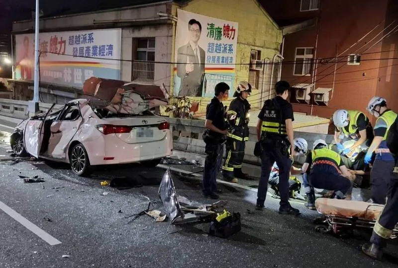 彰化市中華路橋發生重大死亡車禍。（圖／消防局提供）