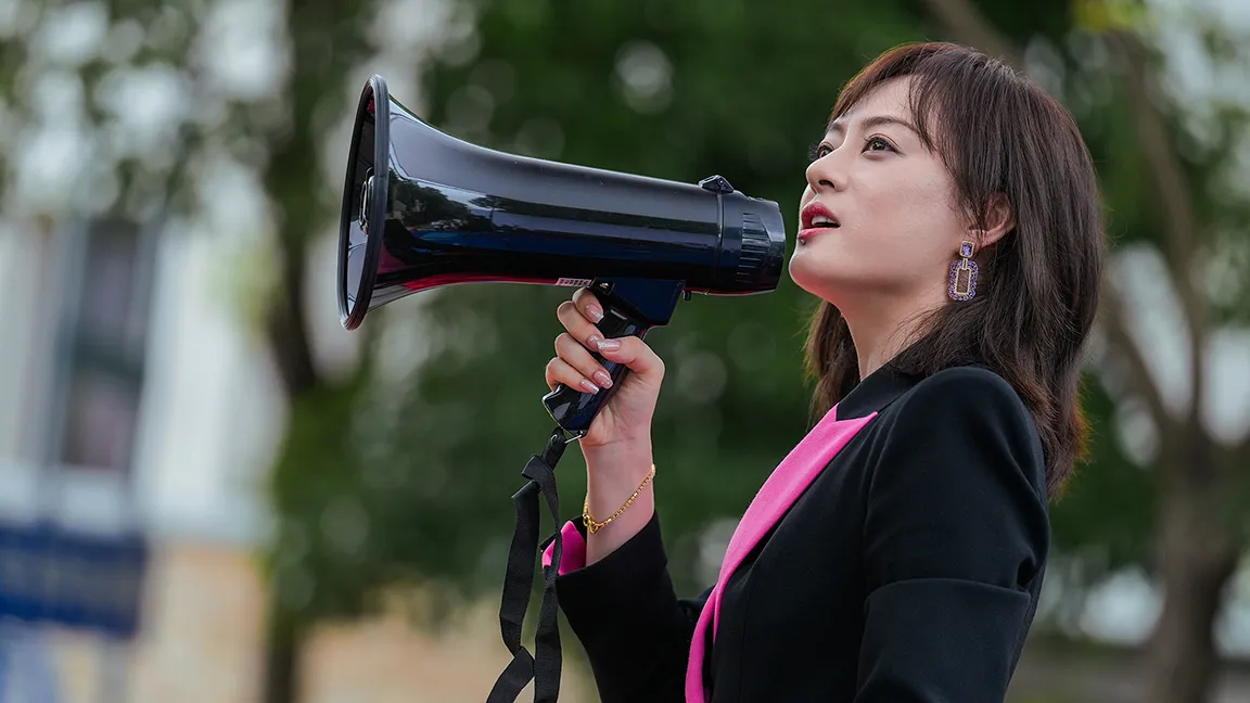 孫儷在現代劇《蠻好的人生》中飾演強悍保險業務員，展開精彩的人生逆襲。（圖／中天娛樂台提供）