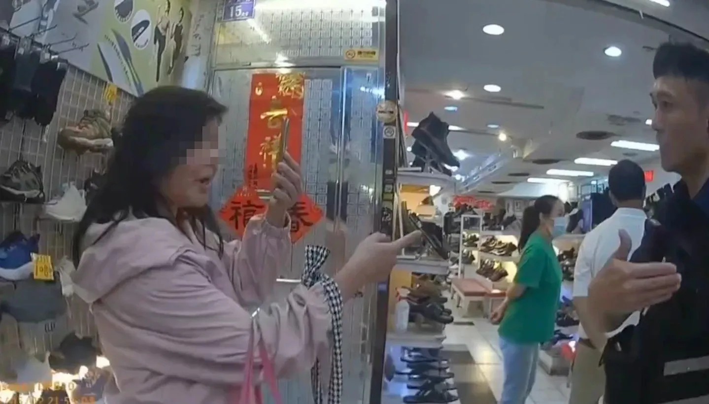 士林夜市發生一起買賣糾紛。（圖／翻攝畫面）