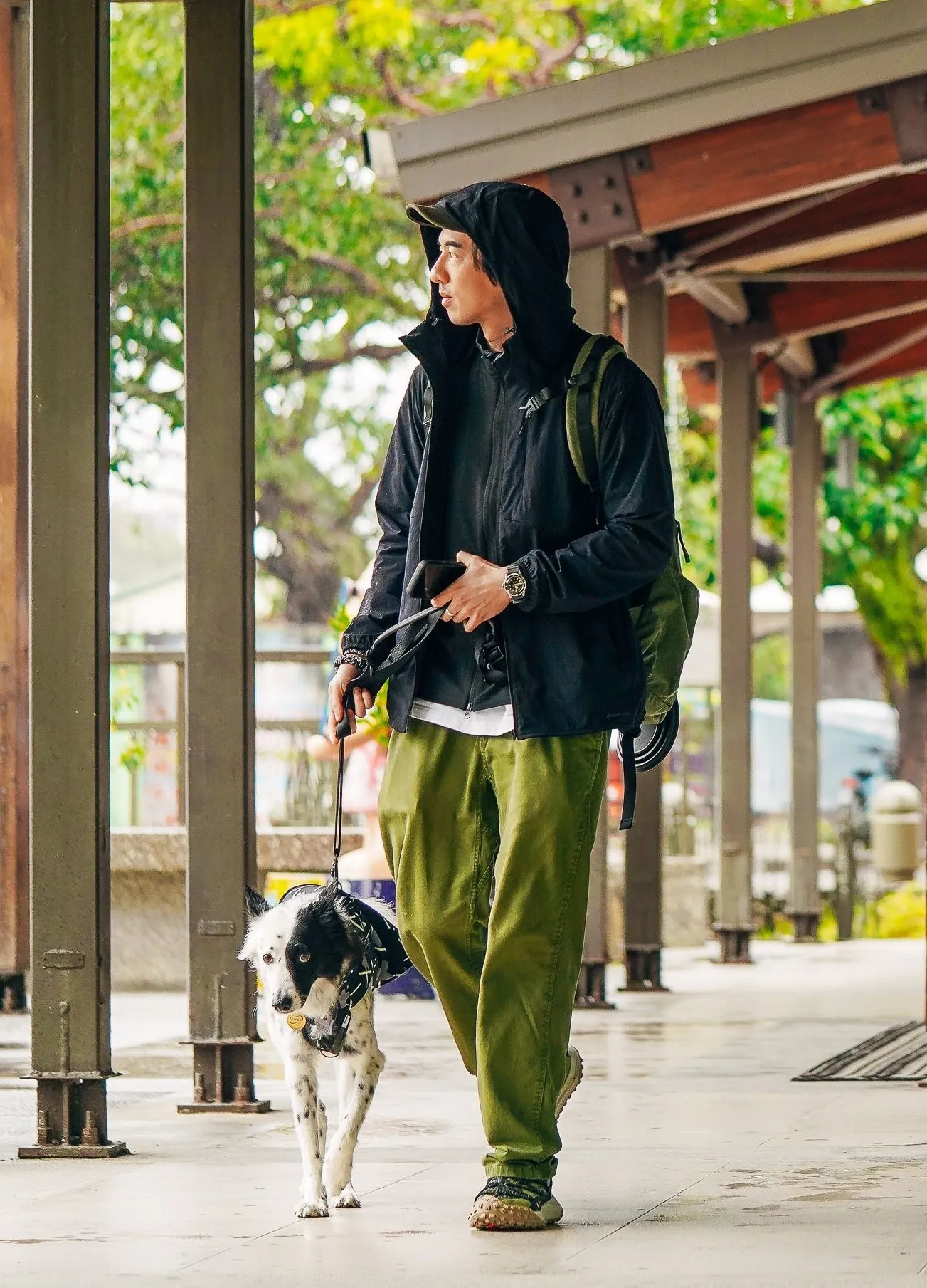 傅孟柏帶著愛犬酷哥到台東散心。（圖／客台提供）