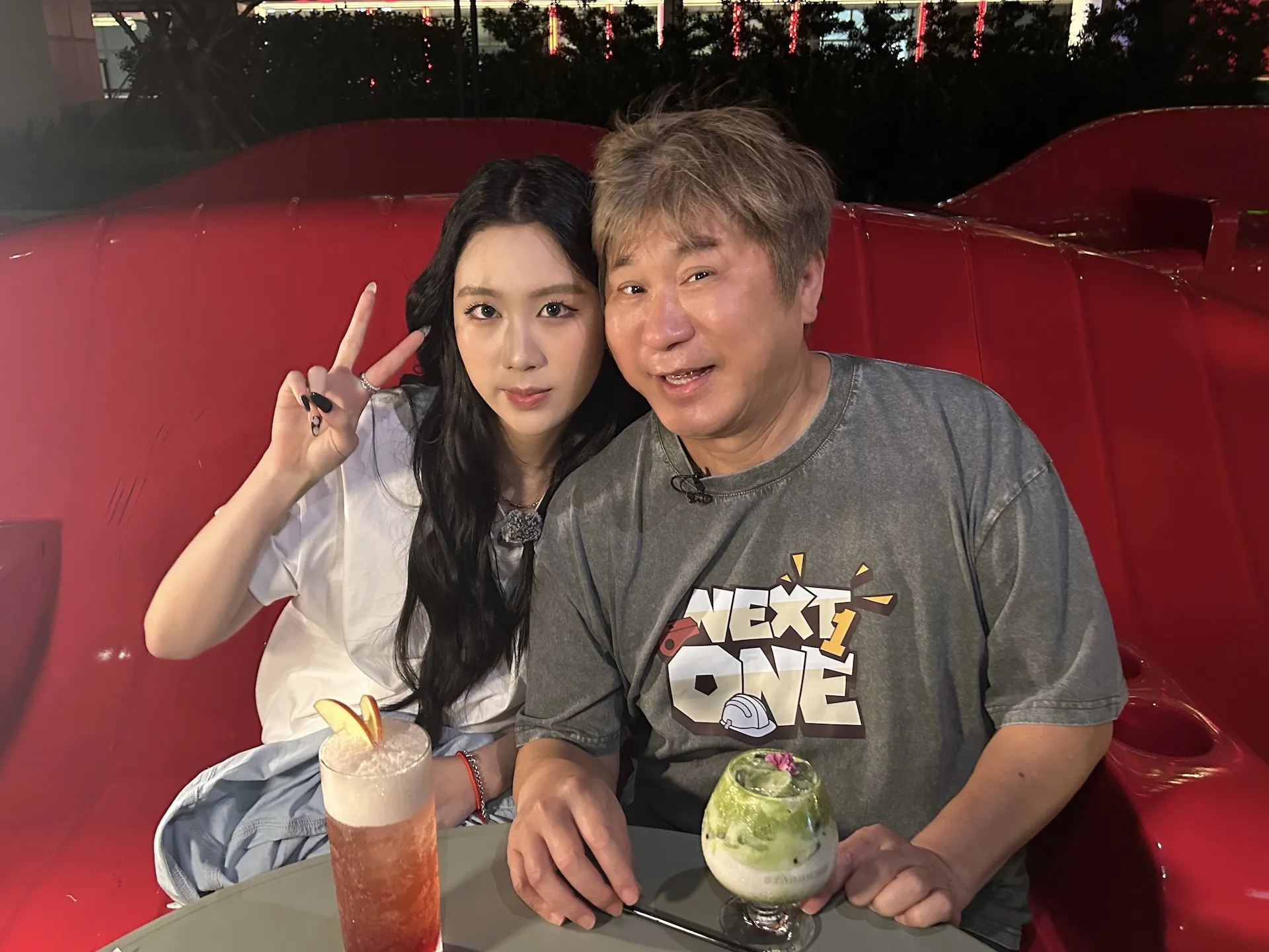 Emma（左）是胡瓜的寶貝孫女。（圖／《下面一位》提供）