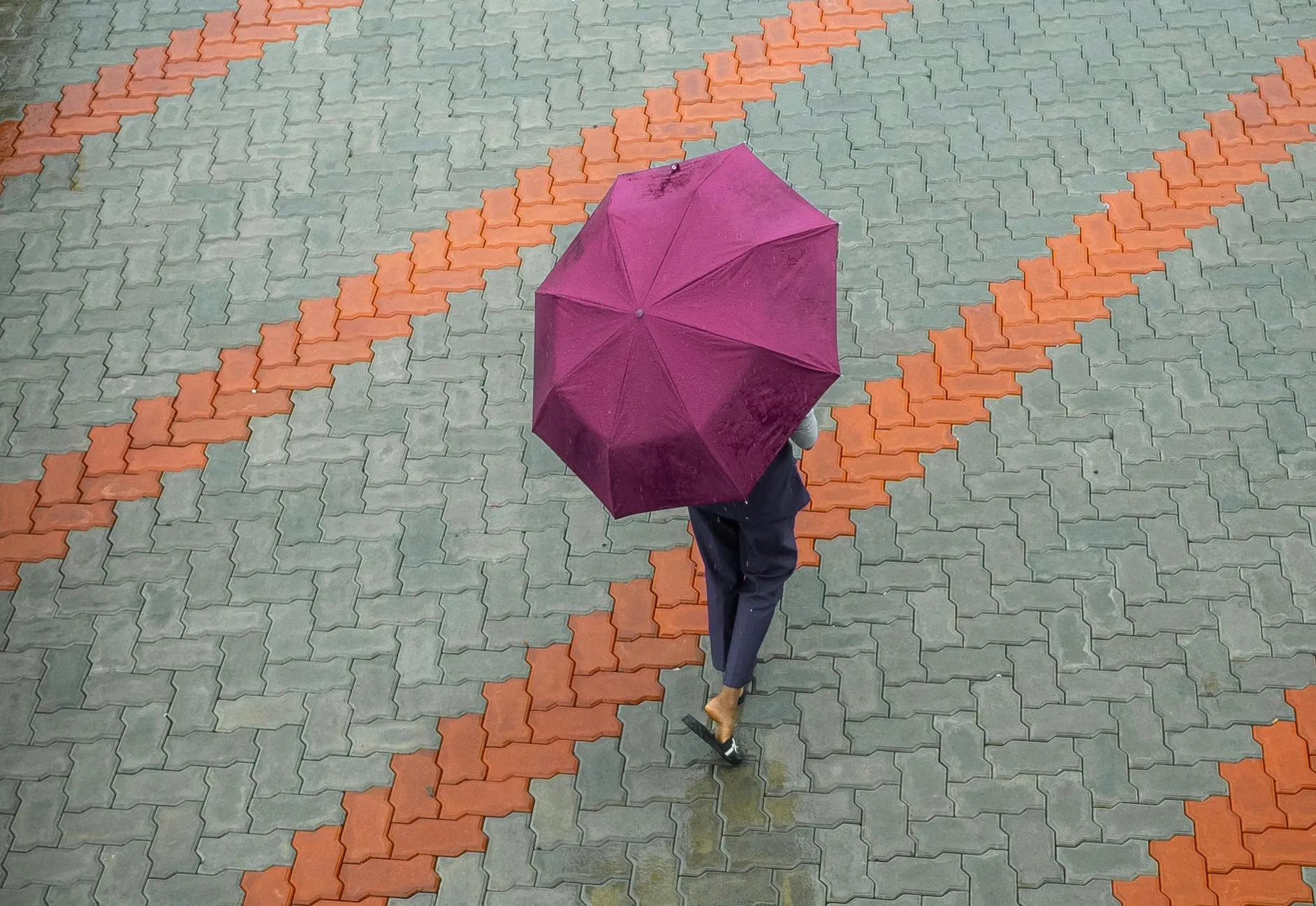 今天鋒面通過加上東北季風增強，轉為有雨天氣。（示意圖／翻攝自pexels）