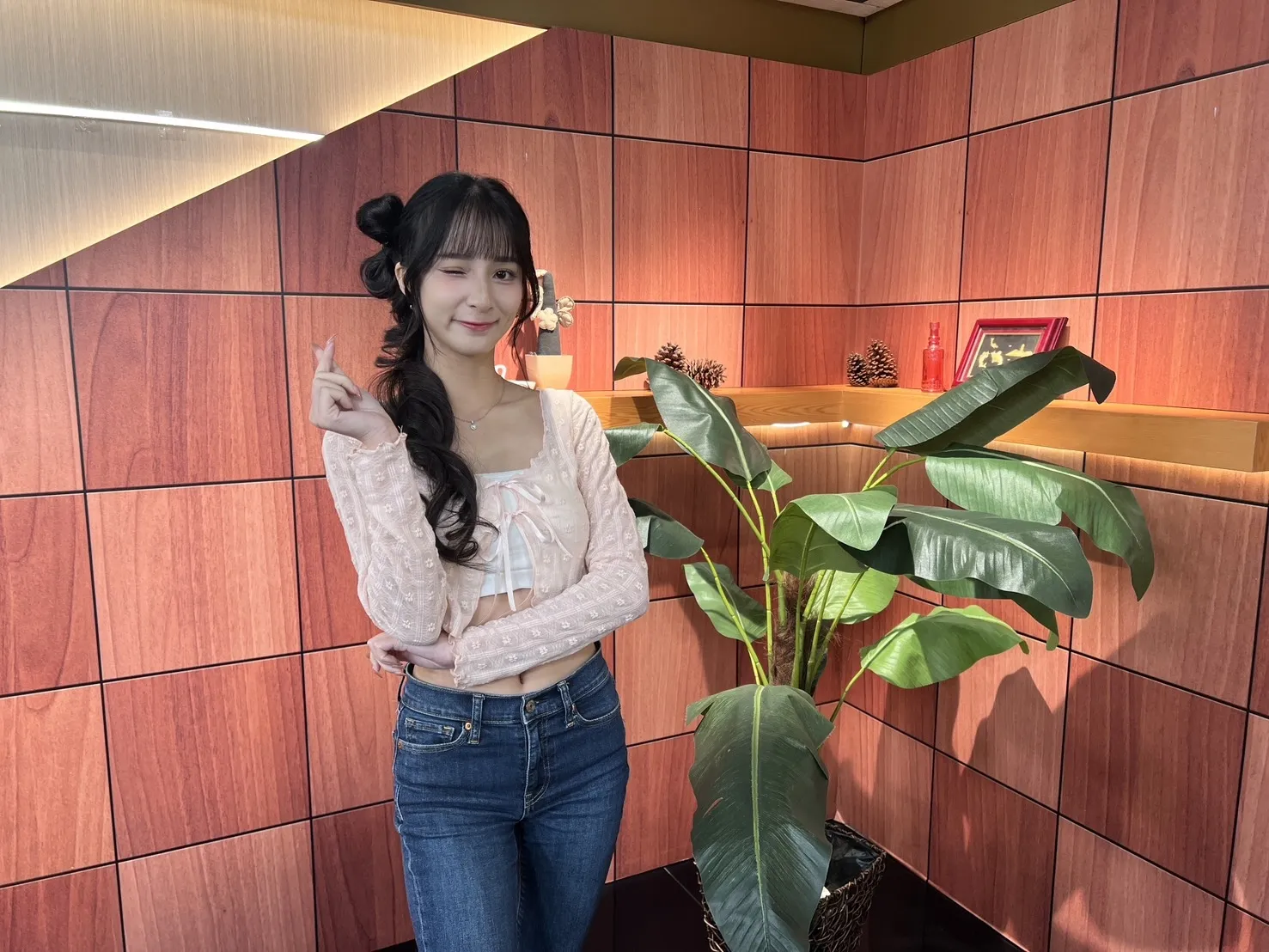 潔潔很自律控管身材。（圖／年代提供）