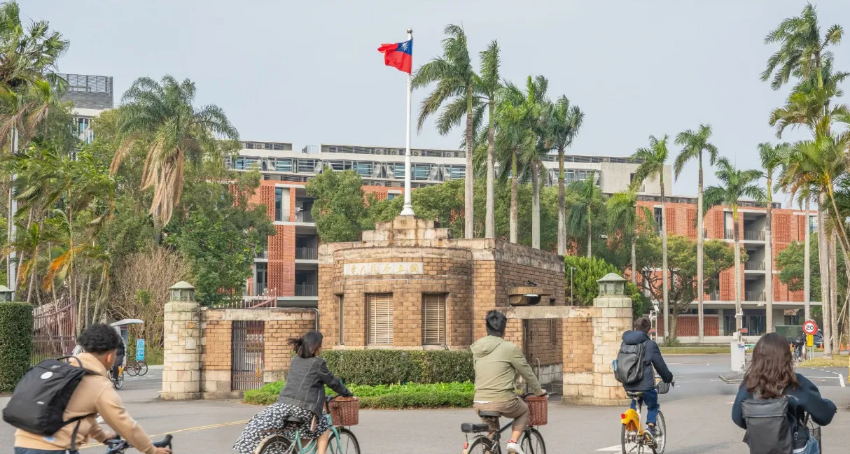 大學申請入學結果公布,台大今年查獲3起違規。(圖/翻攝自台大臉書)