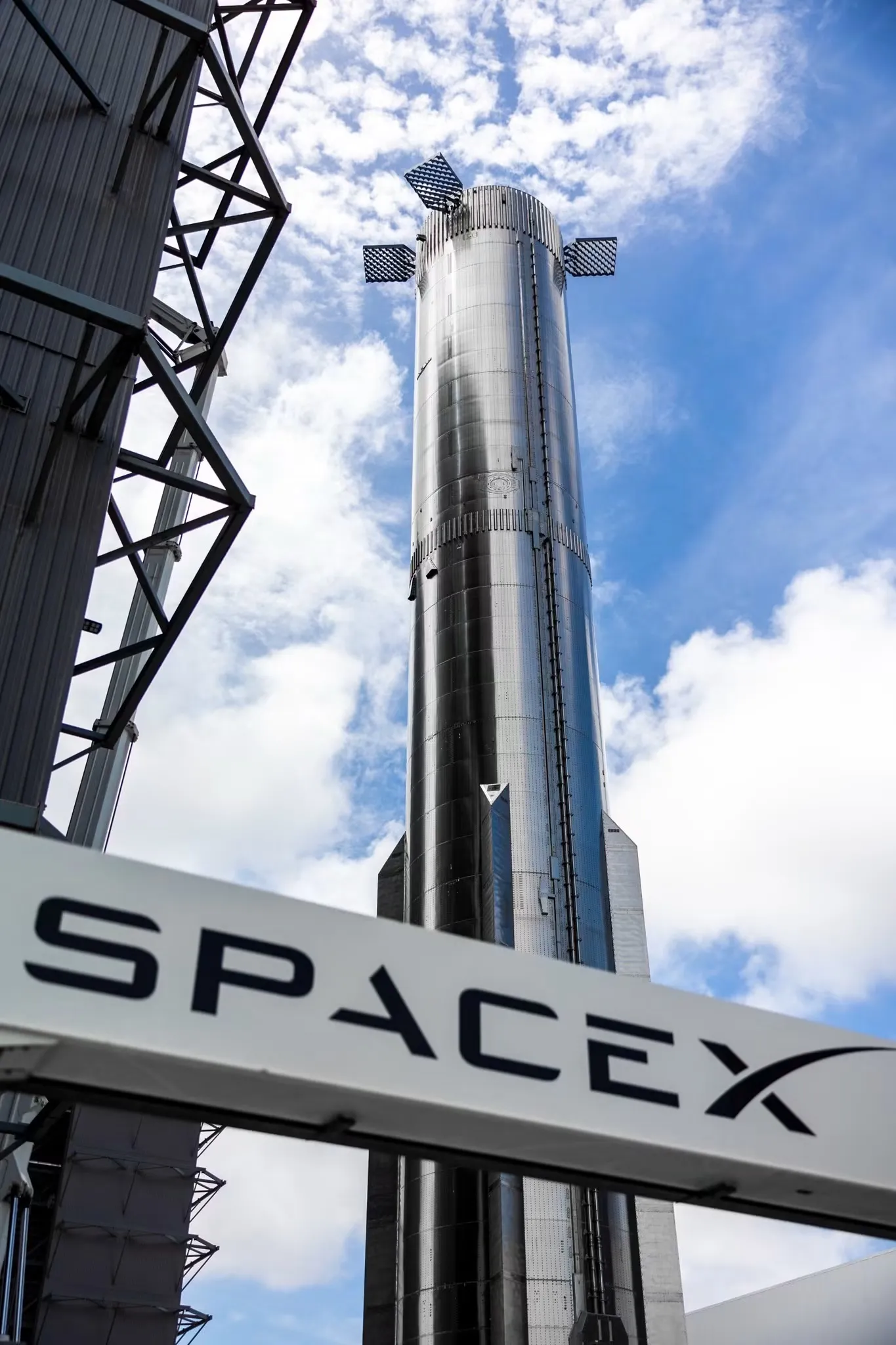 SpaceX正式上市。（圖／翻攝SpaceX臉書）