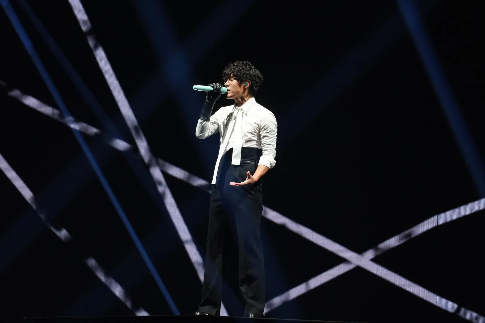 盧廣仲打頭陣登上KKBOX風雲榜演唱會。（圖／記者陳明中攝）