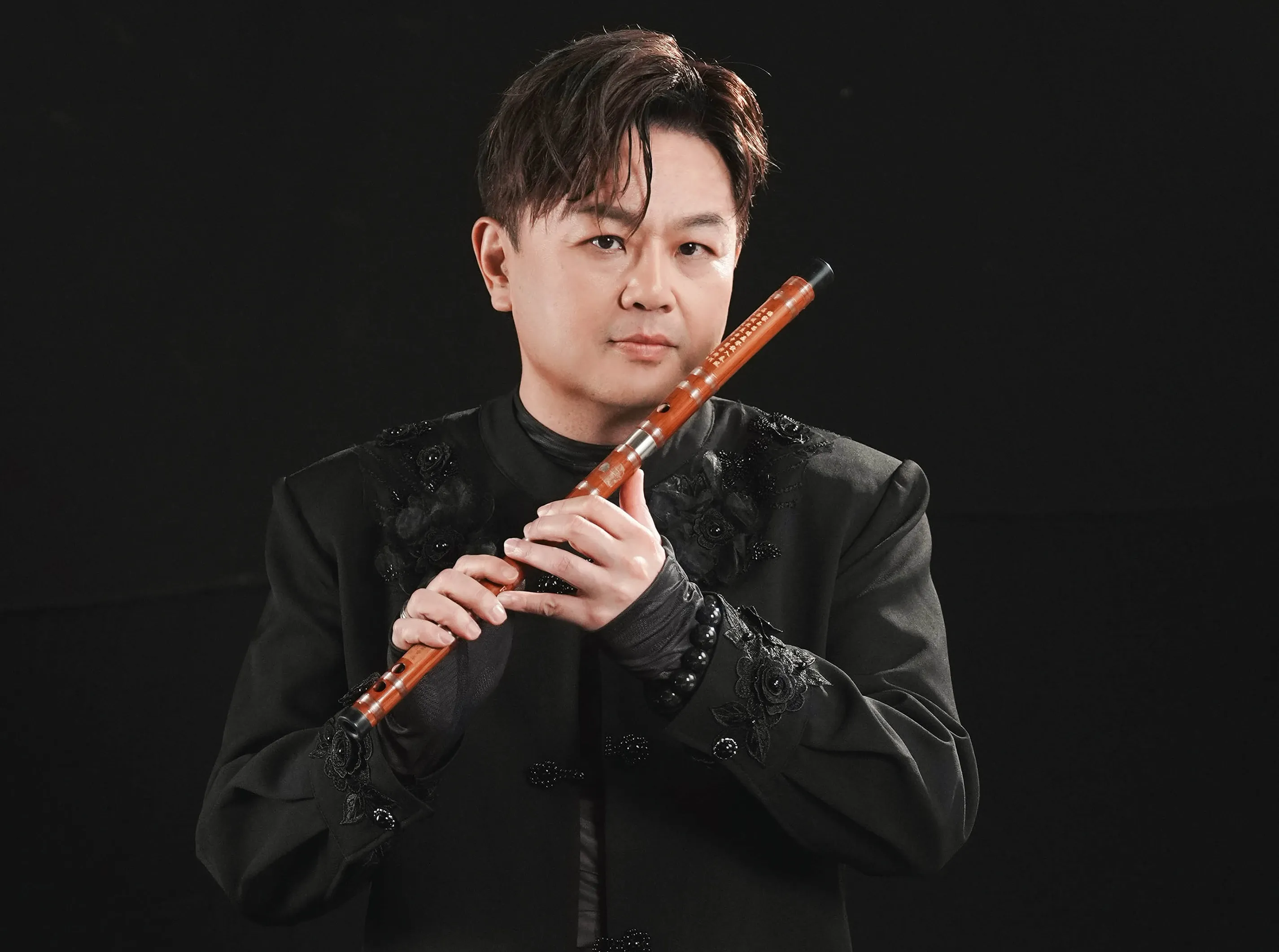 歌手蘇震洋推出首張個人專輯，主打歌〈一字一句〉邀來方文山合作。（圖／綵星娛樂提供）