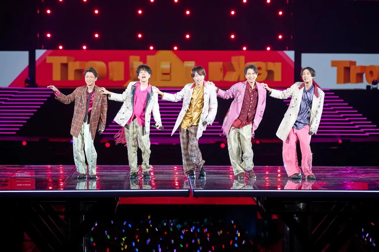 嵐最終演出逼出許多人的眼淚。（圖／翻攝ARASHI X ）