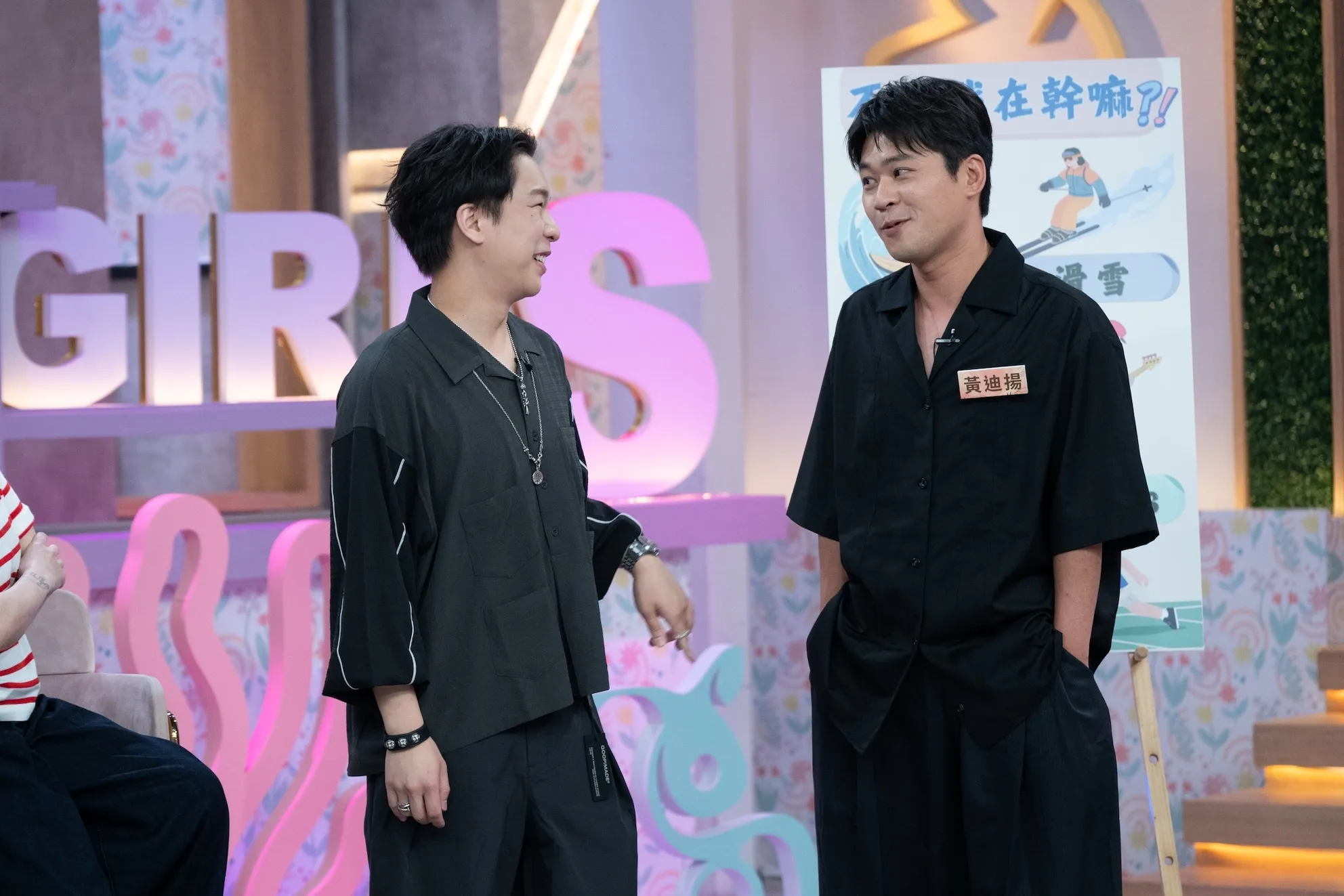 黃迪揚則透露多年前曾擔任《康熙來了》的代班助理主持，但當時站在蔡康永身旁毫無存在感。（圖／東森提供）