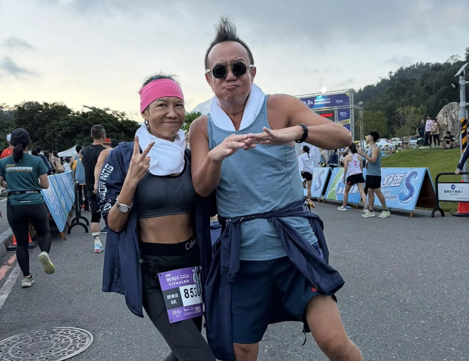 黃大煒的經紀人女友Vicky與委任律師黃珊珊質疑死因離奇，且死訊在12天後才曝光，表示將聯合黃大煒的母親與弟弟前往香港釐清真相。（圖／翻攝自臉書）