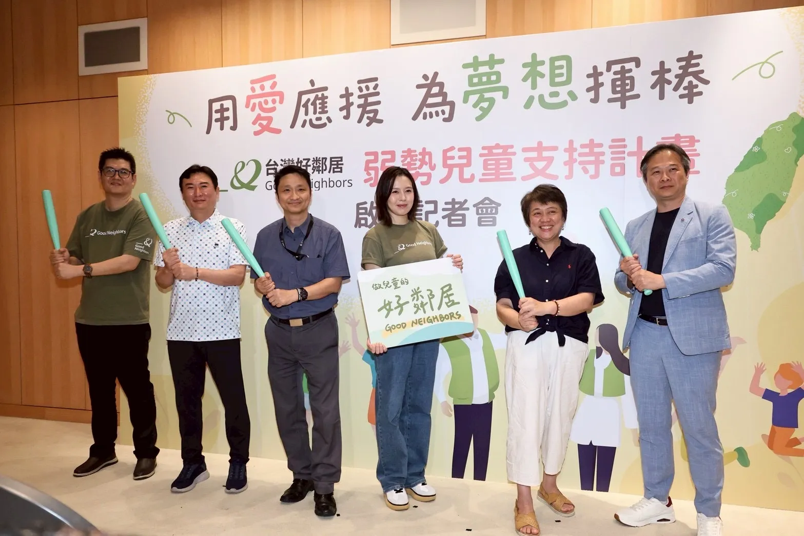 劉品言透露好姐妹夏于喬日前順利產女,兩人的女兒已經見過面,笑稱連TT的衣服剛好可以傳承給夏于喬的女兒。(圖/記者陳明中攝)