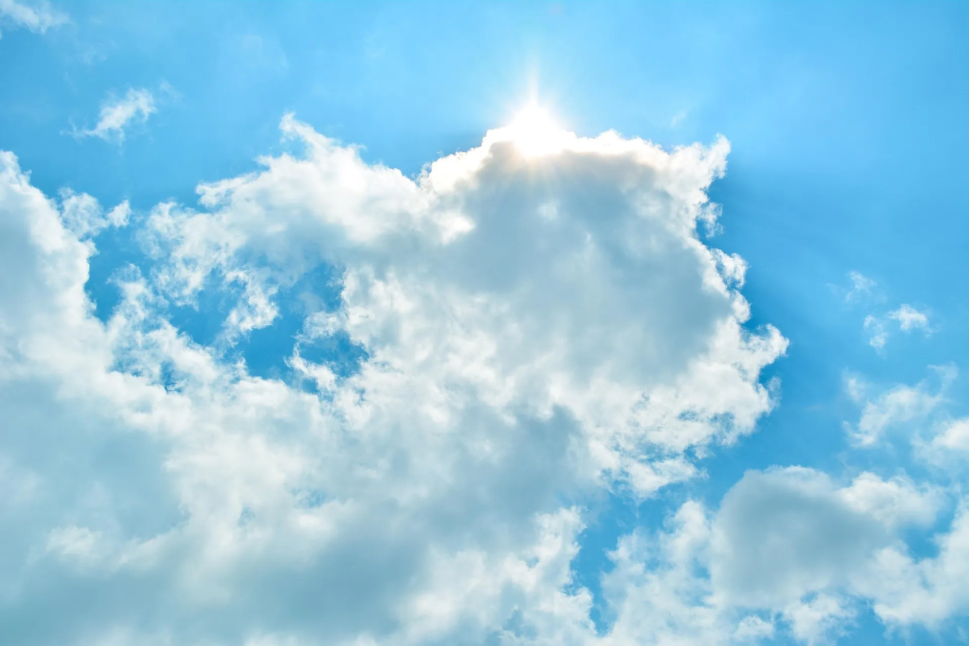 今天白天各地為多雲到晴。(示意圖/翻攝自pixabay)