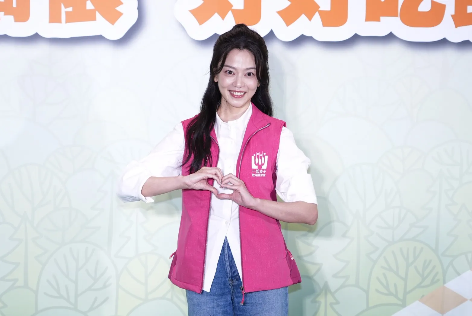 喻虹淵平時也會接送女兒上下學。(圖/記者許方正攝)