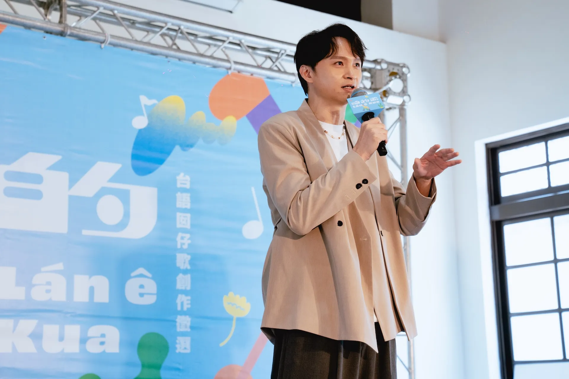 陳建瑋聽得出AI譜出的音樂。(圖/公視台語台、小宇宙音樂工作室提供)