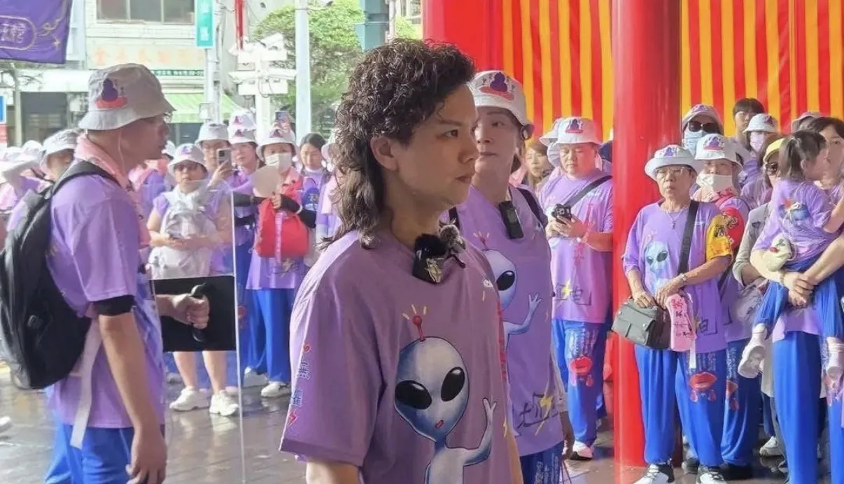 玄濟宮團服要價1800。(圖/翻攝Threads)