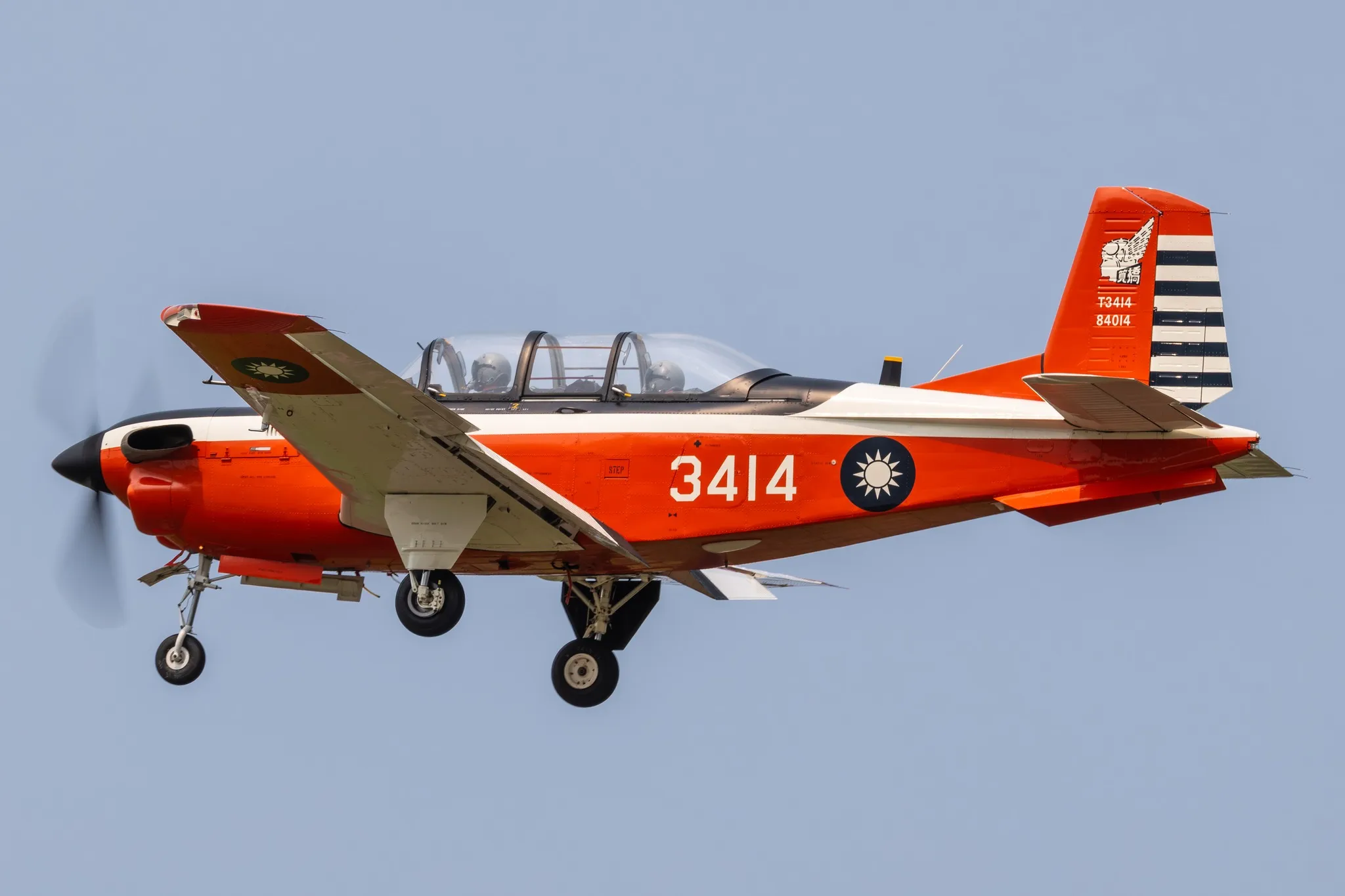 空軍岡山基地一架T-34型教練機發生失事。（圖／翻攝自IDF 經國號臉書）
