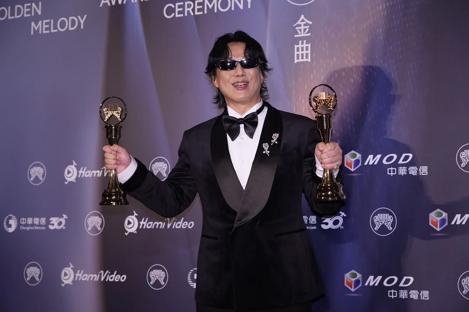 歌手蕭煌奇今日晚間榮獲第37屆金曲獎最佳台語男歌手獎，順利拿下個人生涯第五座台語歌王獎座。（圖／記者許方正攝）