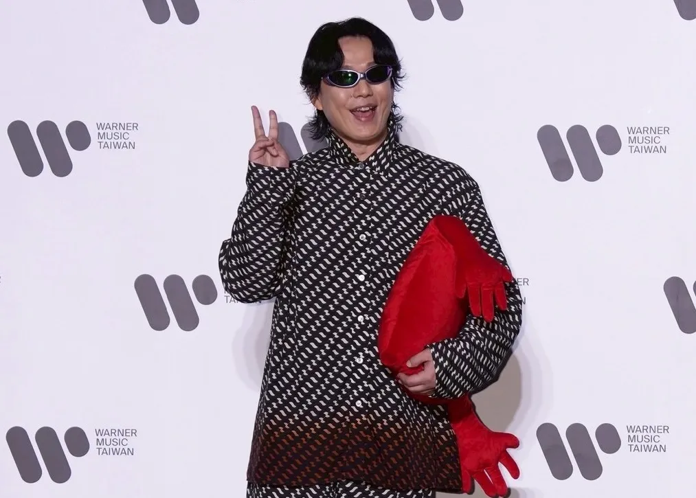 蕭煌奇於金曲獎慶功宴上開心慶祝獲兩項大獎，並公開明年的婚禮規劃與生子計畫。（圖／娛樂中心）