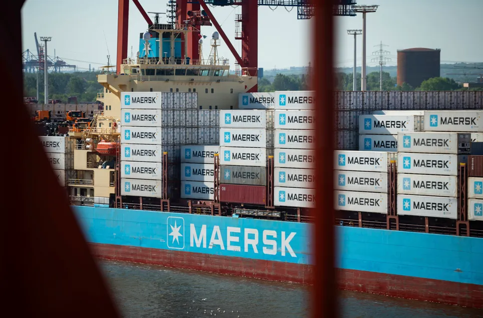 隨著美國新一輪關稅即將上路，全球貨櫃航運龍頭馬士基（Maersk）於 29 日宣布大幅上修 2026 年財報預測。（圖／達志影像）