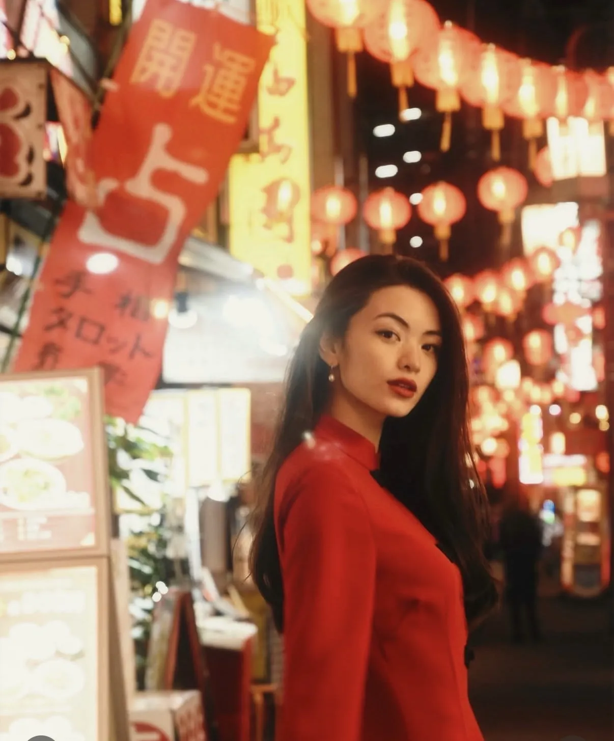 荒卷繪美（Emi Aramaki）主要在日本推動音樂與藝術創作，她在福岡出生、9歲就移居英國倫敦。（圖／翻攝自IG）