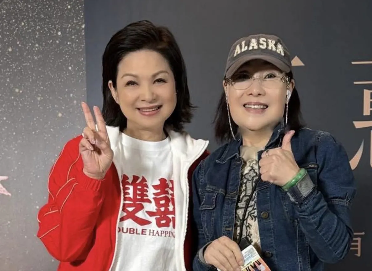 《白色的愛》主唱鄭琇月(右)辭世 。(圖/翻攝FB)