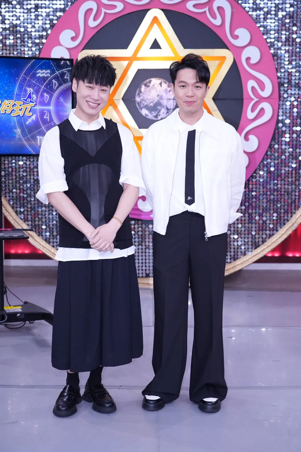 小賴(左)和湯鎮瑋略顯生疏。(圖/記者許方正攝)
