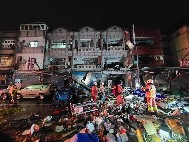 新竹市東區高翠路一間便當店發生瓦斯氣爆。(圖/消防局提供)