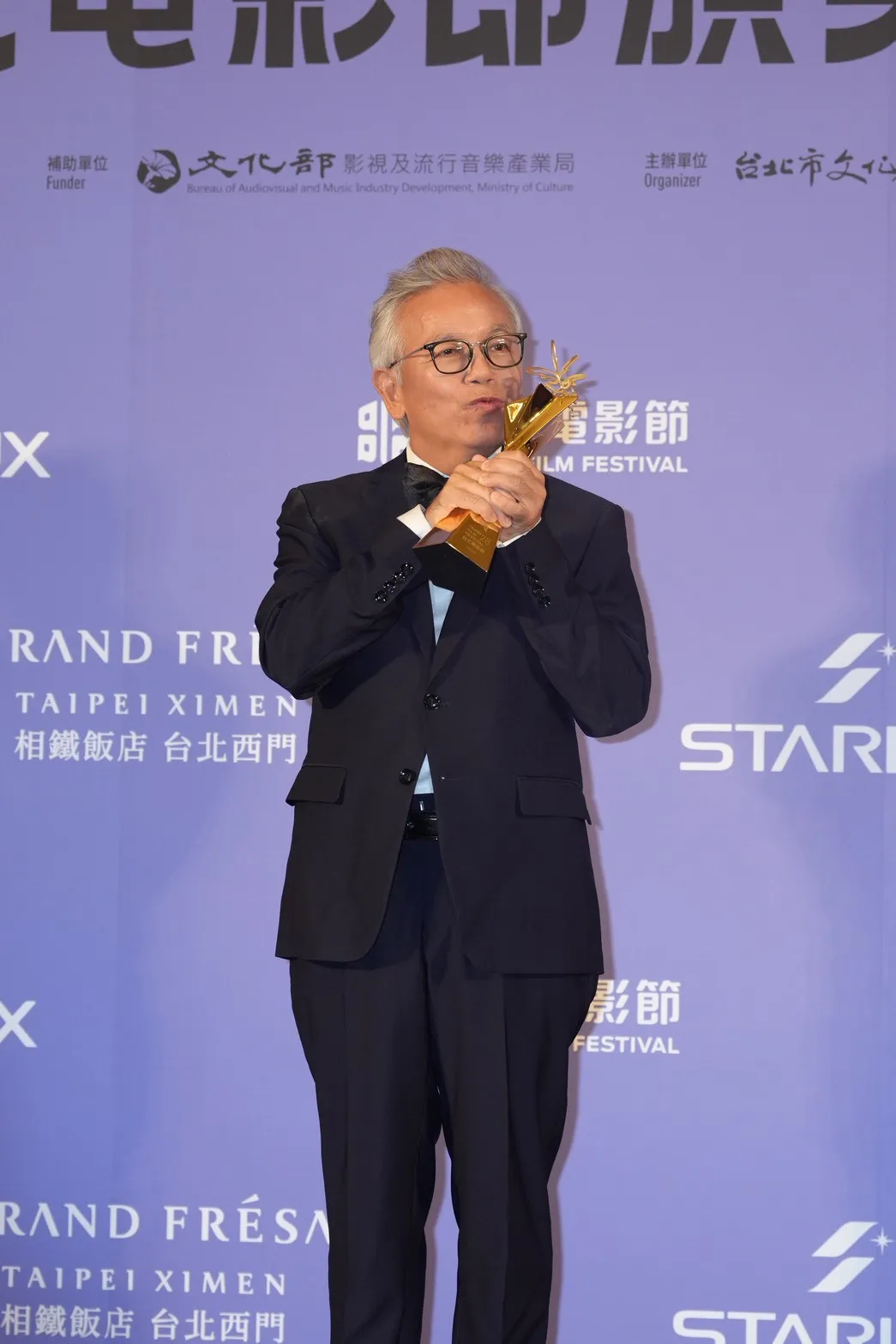 田啟文開心笑喊拿獎心情像夢一樣，「我現在血壓可能標到200了。」（圖／記者陳明中攝）