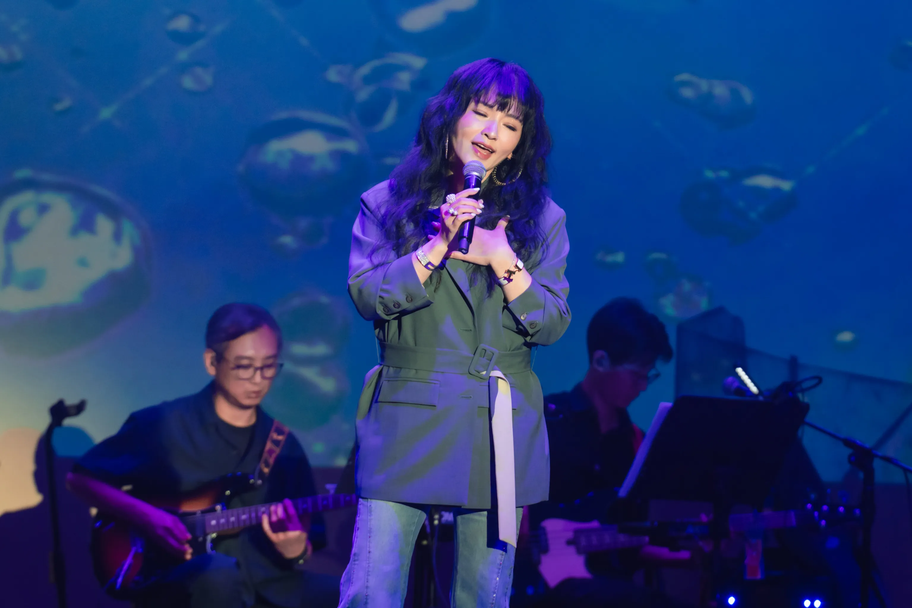 唐綺陽登台演唱。(圖/台北演藝經紀文化交流協會、串音有限公司提供)