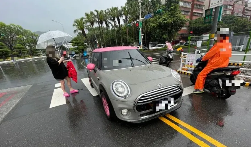 小甜甜去年車禍。（圖／翻攝畫面）