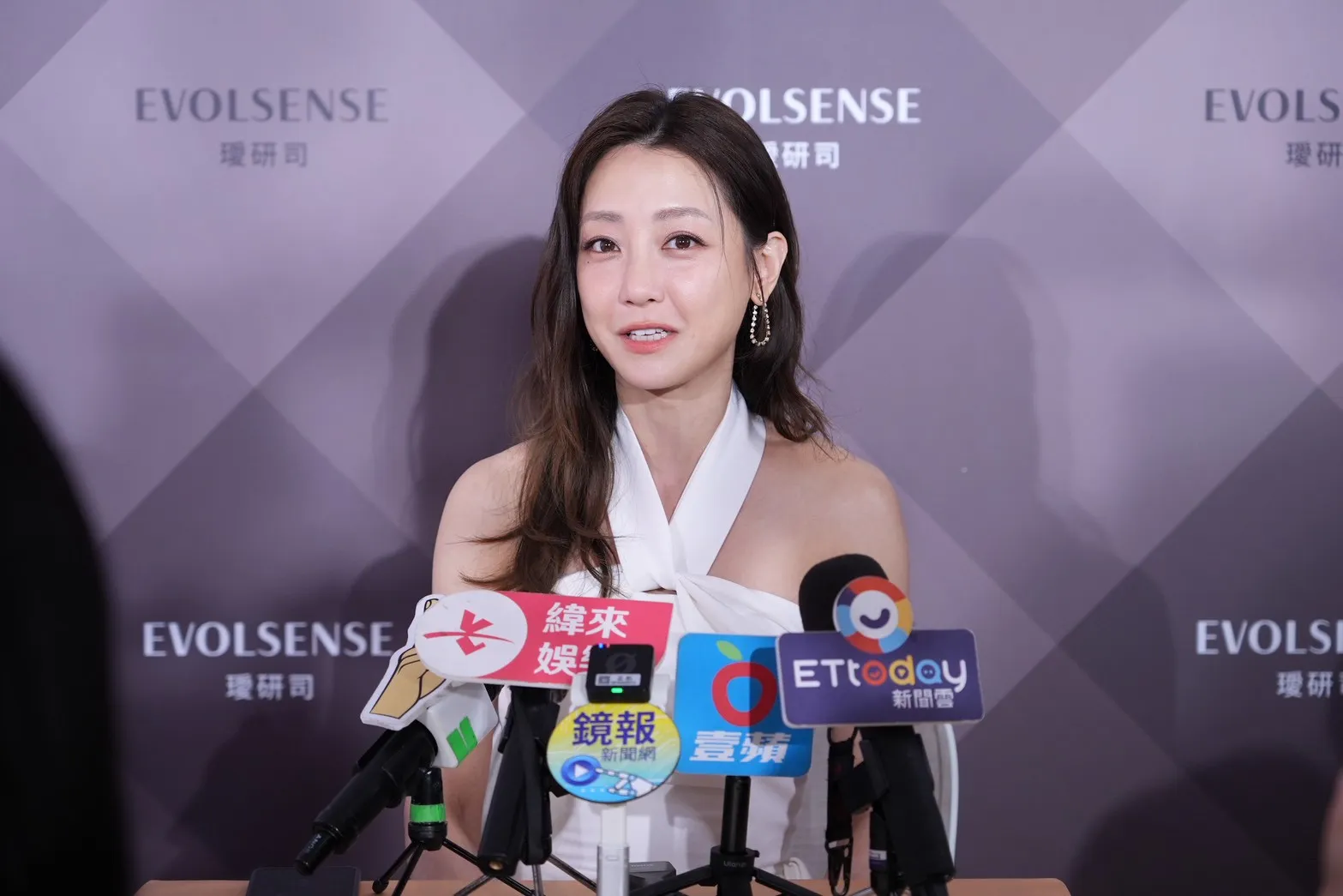 謝欣穎表示已經超過10年沒給前未婚夫梁士華聯絡。(圖/記者許方正攝)