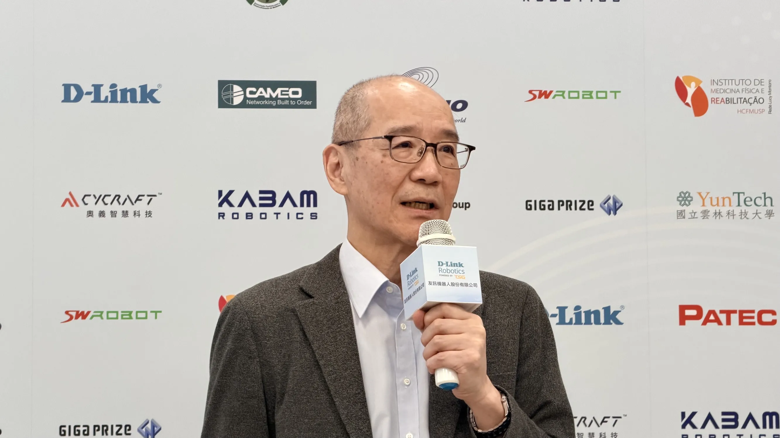 友訊執行長暨友訊機器人公司董事長張家瑞今日宣布,公司正式進軍機器人市場。圖/唐子晴攝影