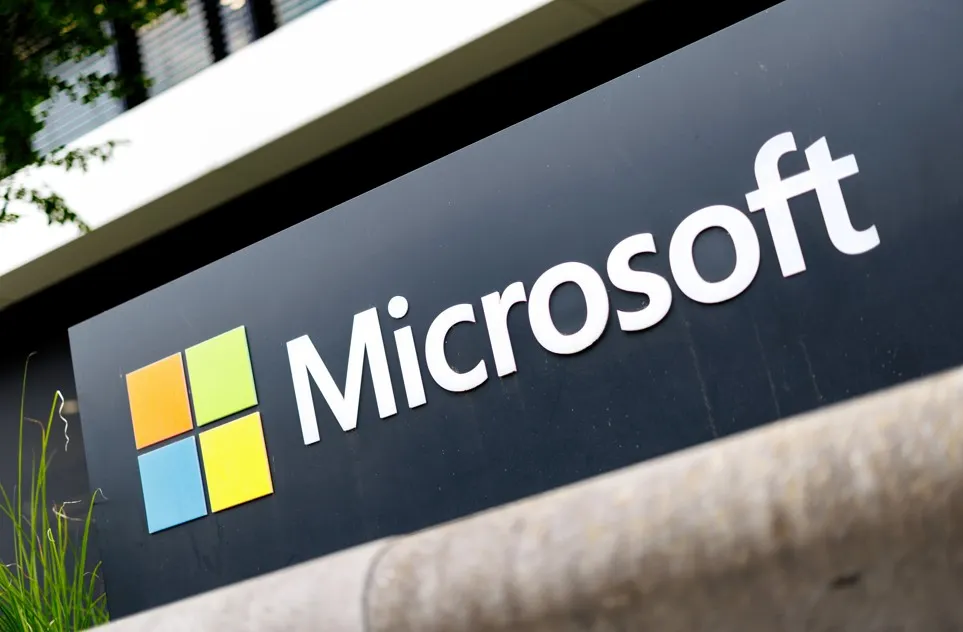 微軟(Microsoft)宣布擴大與法國人工智慧新創 Mistral AI 的合作,將投入數十億美元協助 Mistral 擴建歐洲 AI 運算基礎設施(圖/達志影像)