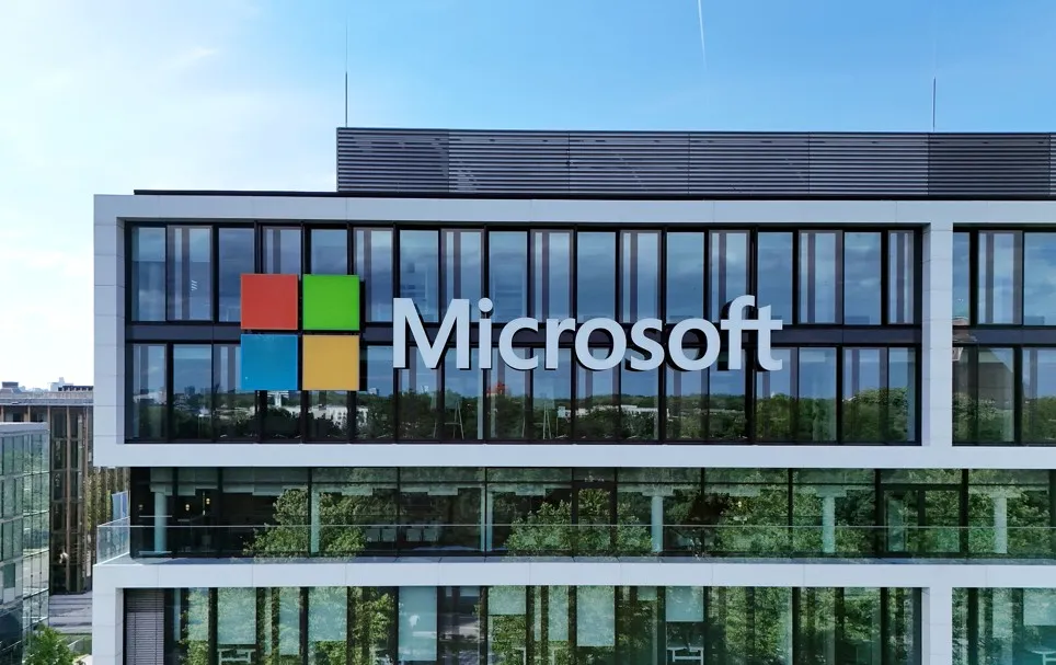 微軟（Microsoft）公布截至6月底的2026會計年度第四季財報，Azure雲端平台營收年增43％，優於市場預估約40％（圖／達志影像）