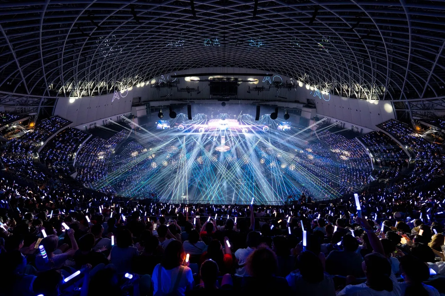 五月天《回到那一天》25週年巡迴演唱會從今日起開唱7天,將吸引逾28萬粉絲。(圖/相信音樂提供)