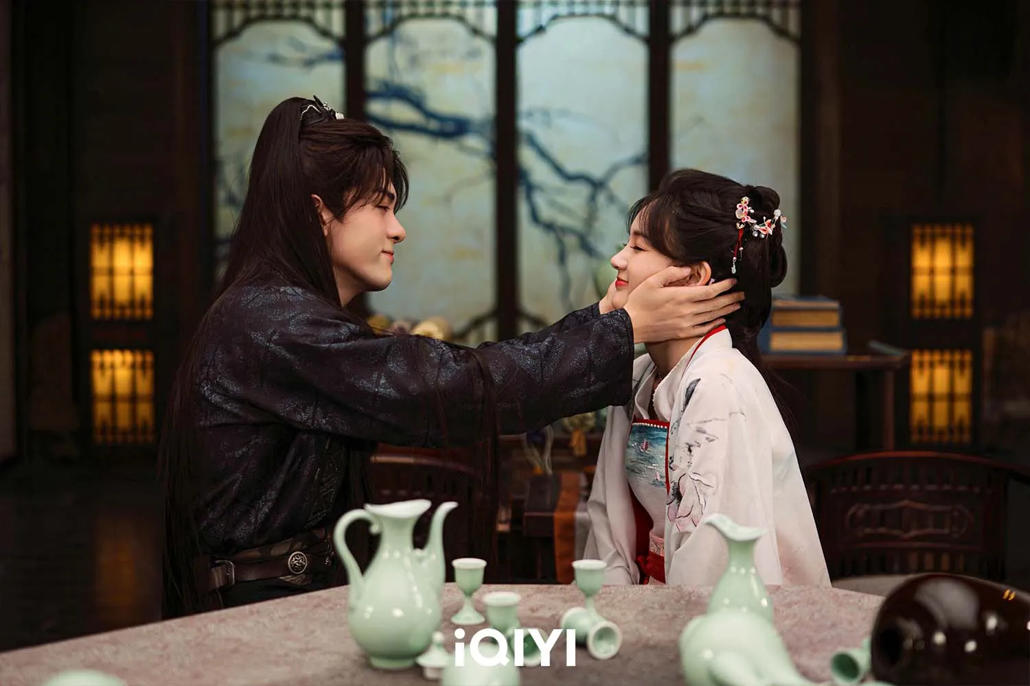 由李一桐、曾舜晞主演的古裝劇《雲秀行》也進入後半高潮。(圖/愛奇藝提供)