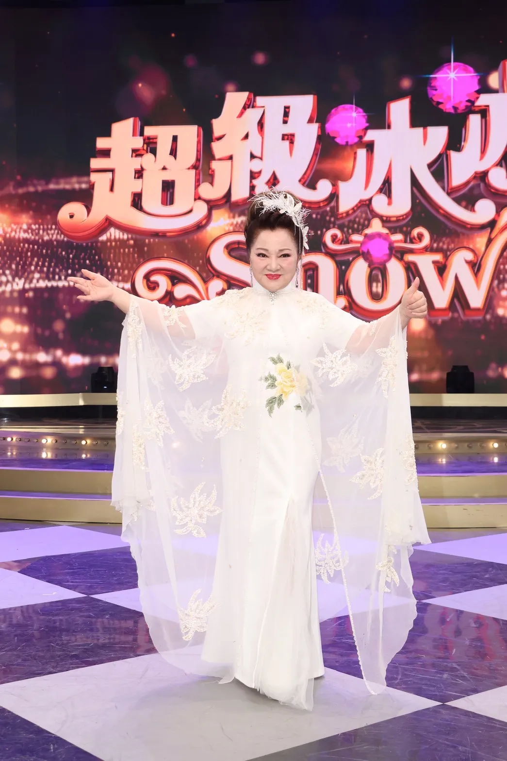 白冰冰裝扮宛如觀世音菩薩。(圖/娛樂中心攝)