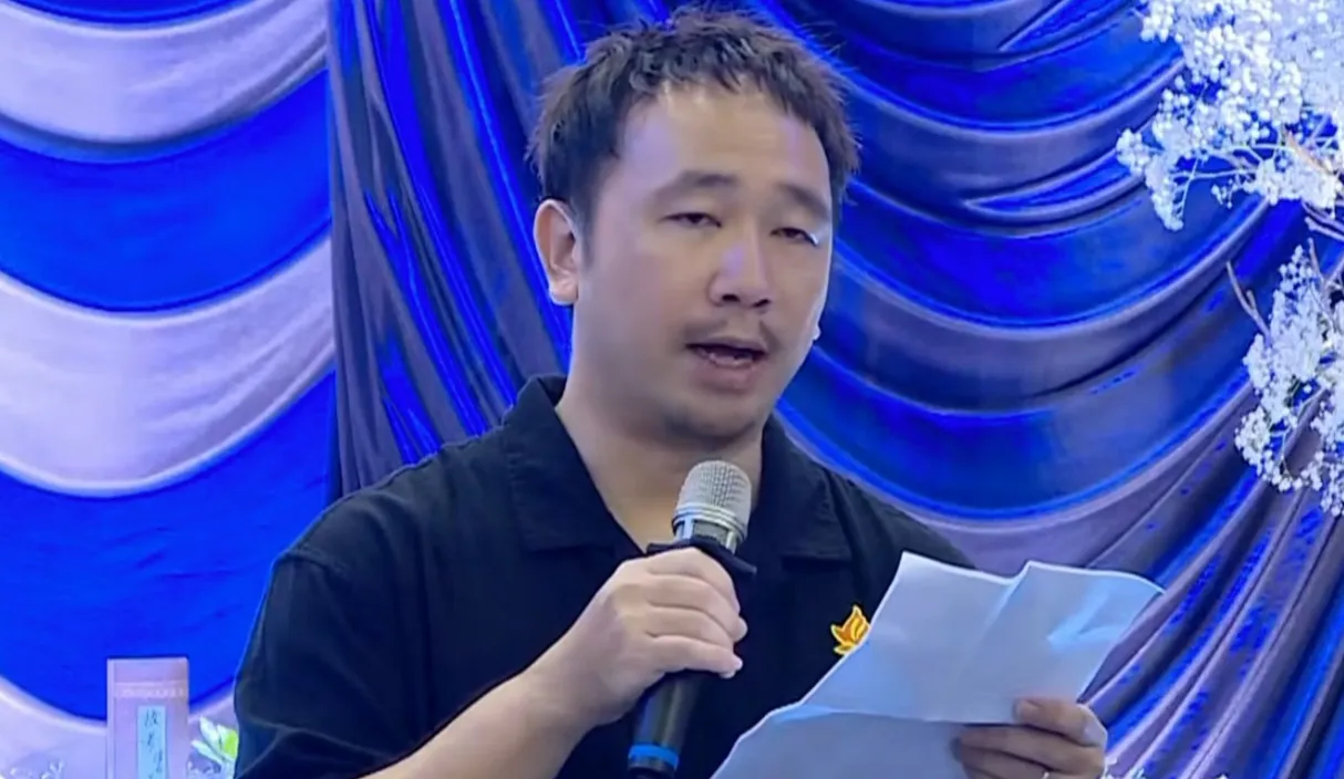 傅子純弟弟上台致詞。（圖／民視提供）
